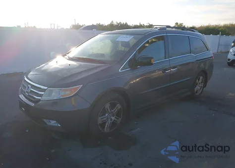 2013 Honda Odyssey Touring/Touring Elite z USA, uszkodzony, nr VIN 5FNRL5H91DB022482